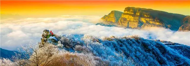 四川光雾山：白雪引客冰为媒
