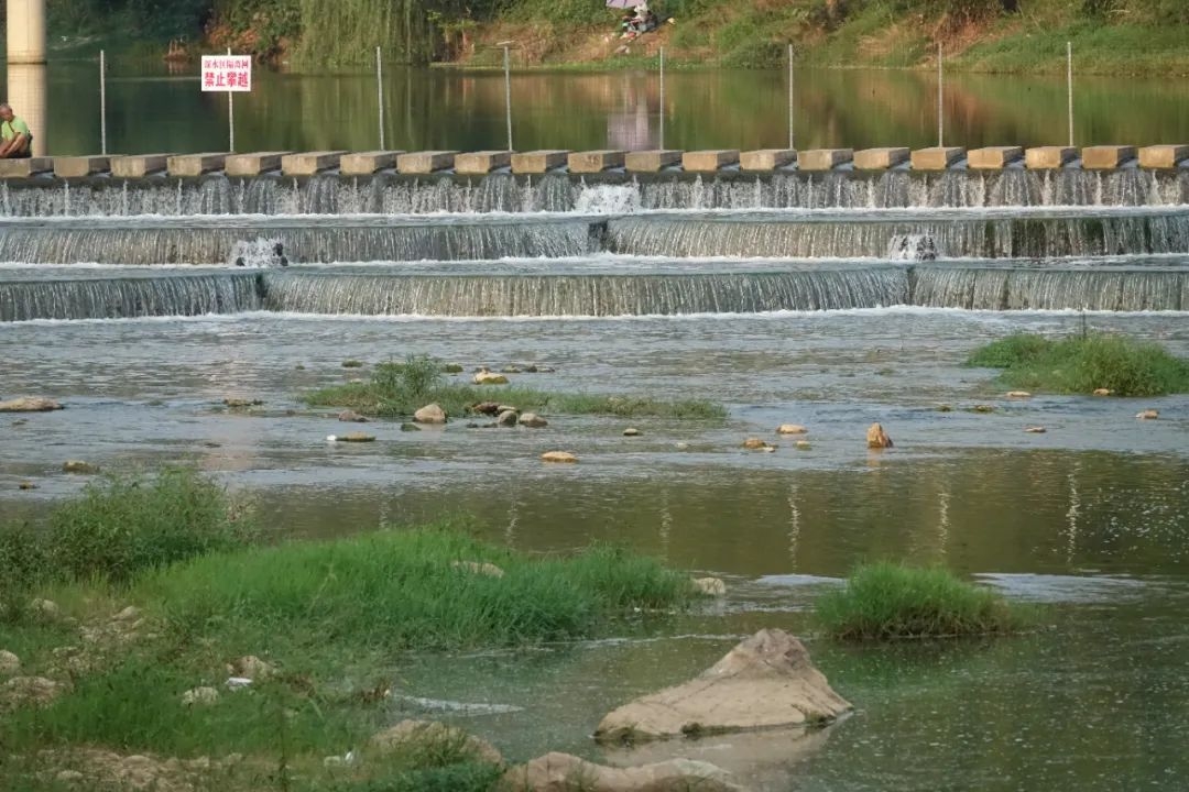 芙蓉四季【“村”游攻略】出城5分钟，这处水墨山村值得你来一次溯溪