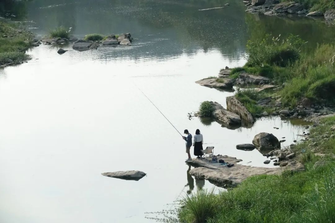 芙蓉四季【“村”游攻略】出城5分钟，这处水墨山村值得你来一次溯溪