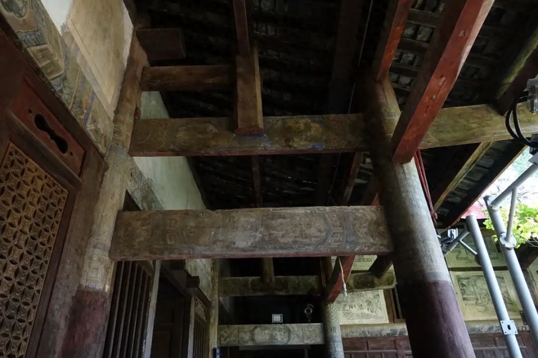 芙蓉四季鱼泉寺寻古 鱼跃山泉中,深山古寺幽