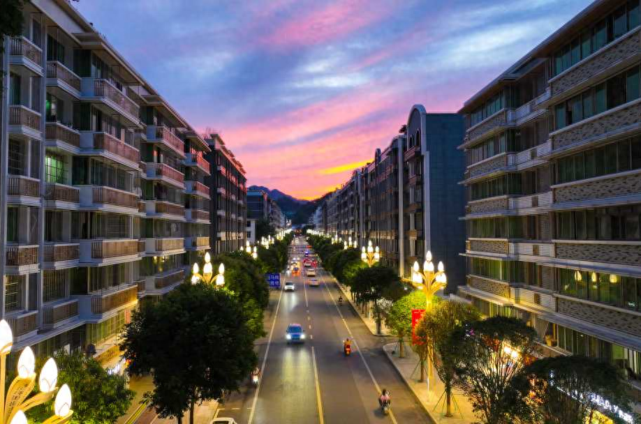 用脚步丈量兴文的美好,在秋日来一场City Walk吧!