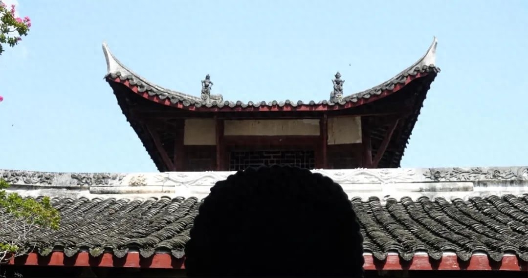 芙蓉四季鱼泉寺寻古 鱼跃山泉中,深山古寺幽