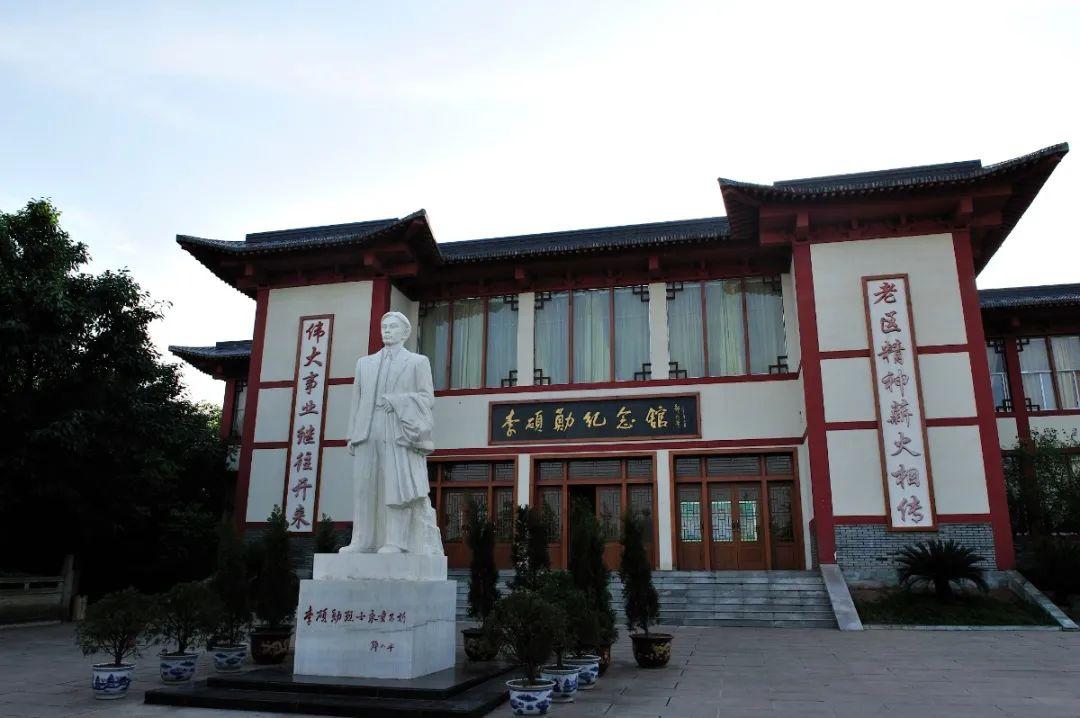 红色主题电影《孤军》宜宾首映礼举行 "宜"路向南追寻峥嵘岁月与红色记忆