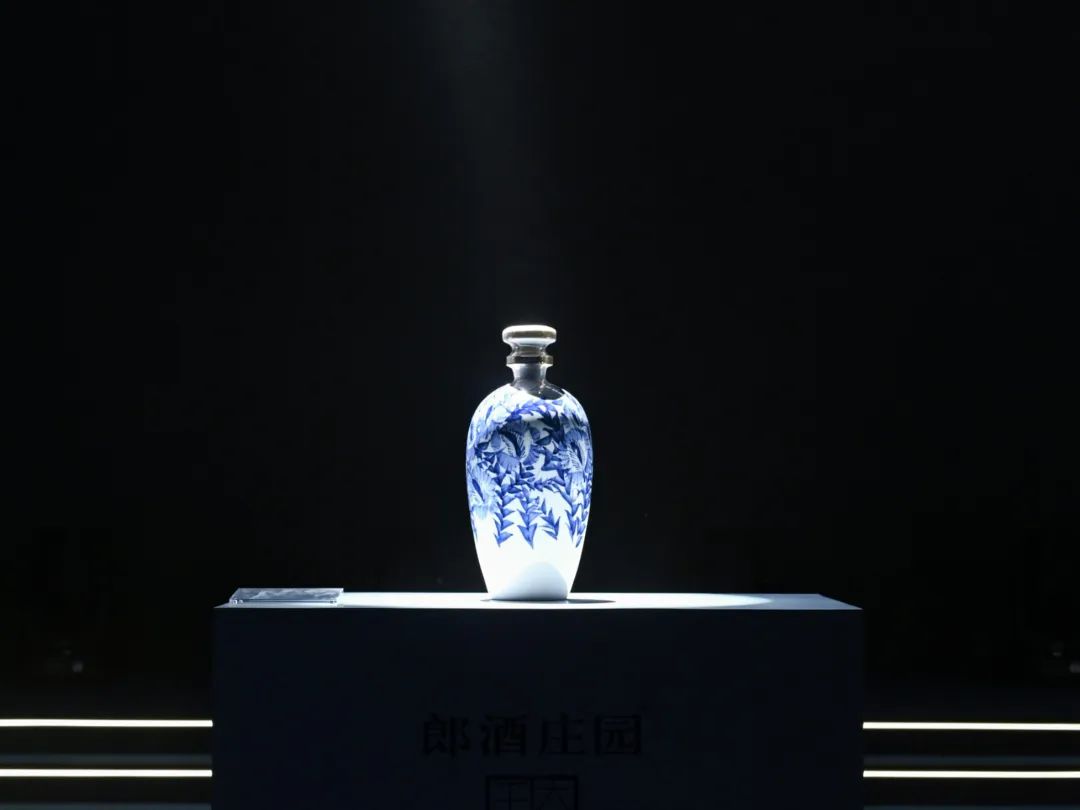 郎酒庄园陶瓷艺术节启幕!百名大师走进百年郎酒